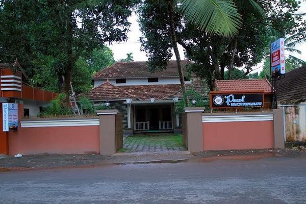 Pearl Beach Bungalow Heritage Home Alleppey