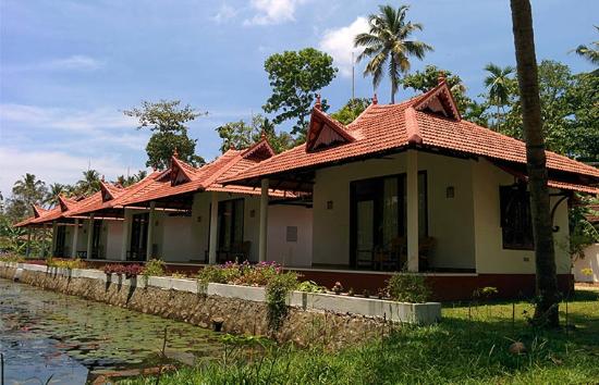 Palmgrove Lake Resort Alleppey