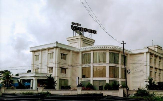 Wyte Portico Hotel Pathanamthitta