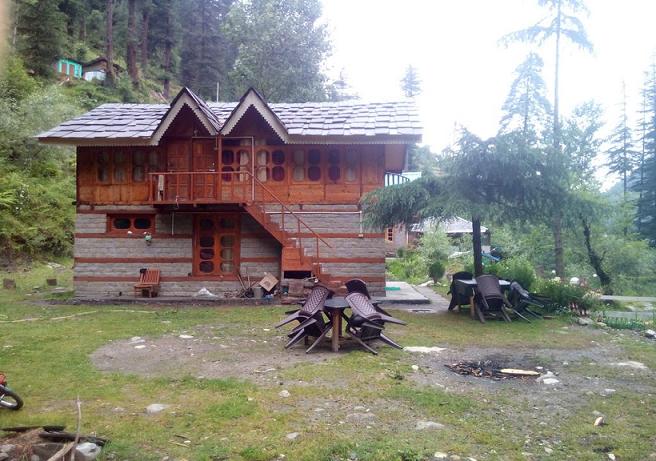 Latoda Hut Kullu